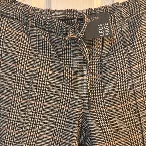 Leg & Sage Women's Plaid Trousers - Black and White
